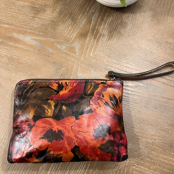 Patricia Nash Leather Wristlet/Clutch - Picture 4 of 6